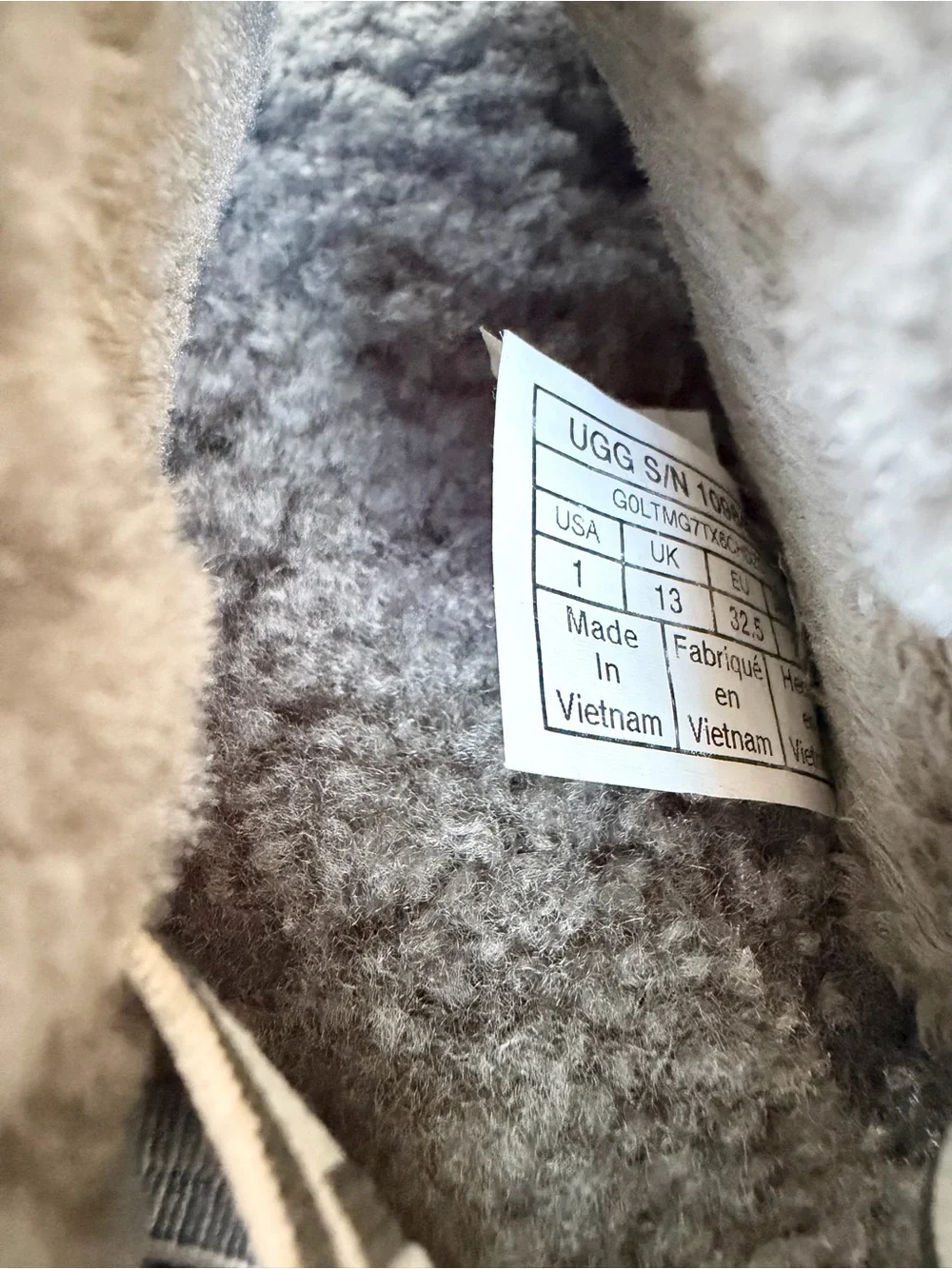UGG Girl’s Big kids Fluff Yeah Slide - Gray Plush Slingback size 1 like New